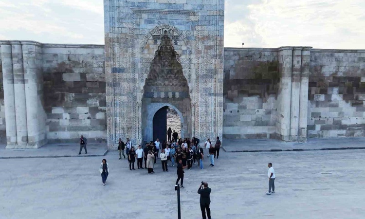 Aksaray Sultanhanı'nda 800 yıllık Selçuklu kervansarayı turistleri ağırlıyor