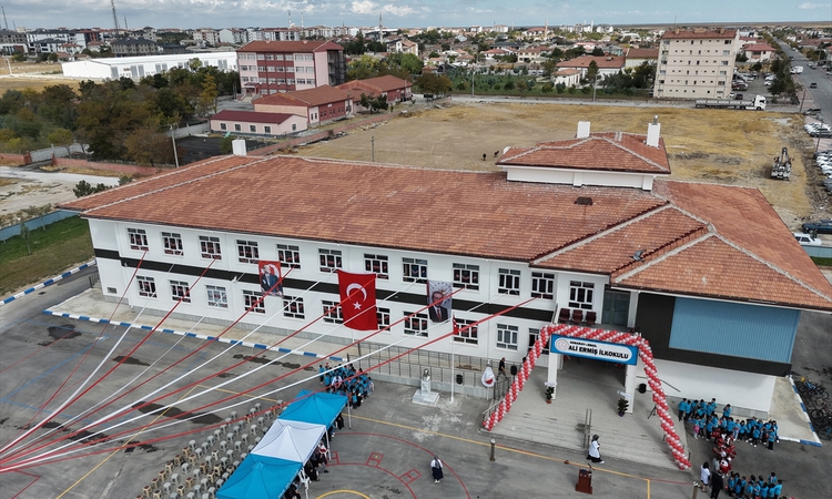 Aksaray Valisi Duru, hayırsever iş insanının yaptırdığı okulun açılışını gerçekleştirdi | İşte Tüm Ayrıntılar