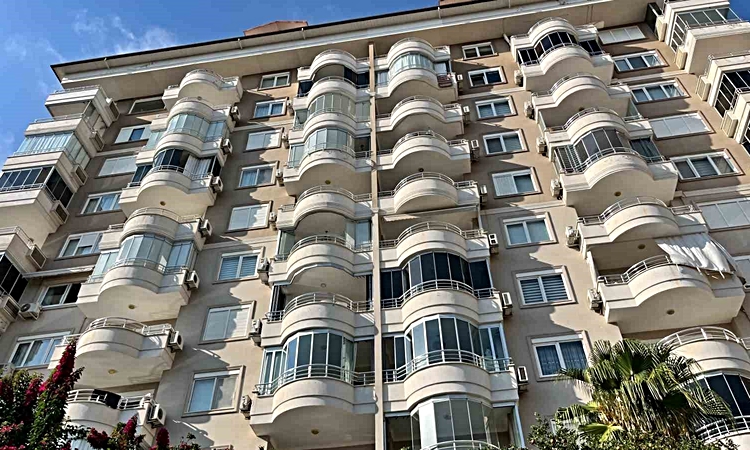 Alanya’da daireden gelen duman ekipleri alarma geçirdi - Son Dakika Bilgileri