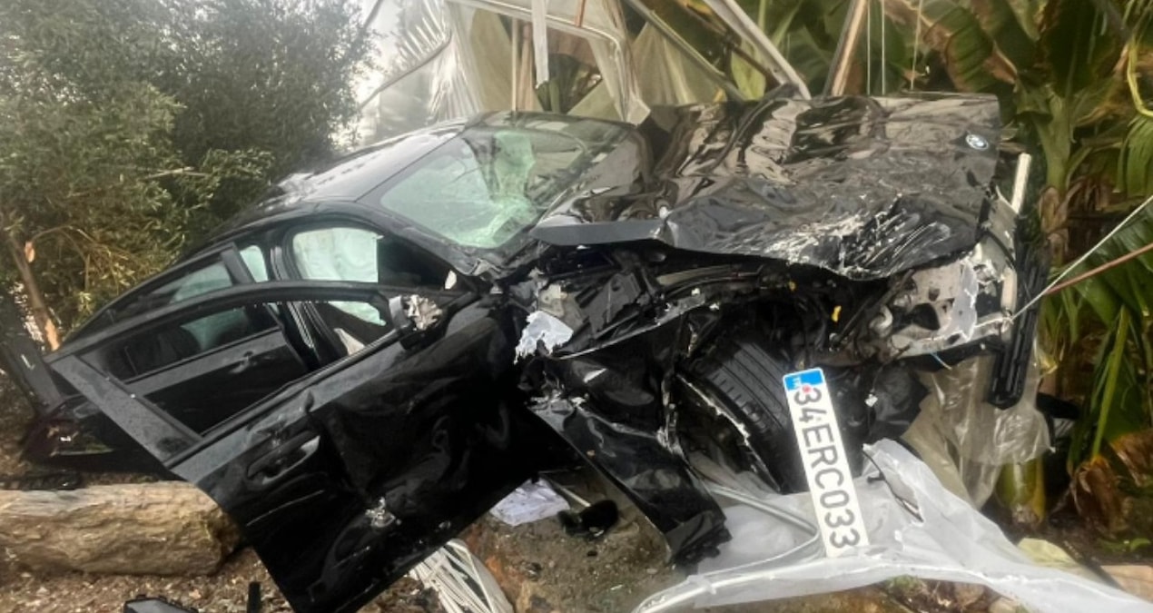 Gündemden Son Bilgiler: Alanya'da otomobil muz serasına uçtu: 4 yaralı - Haberleri ve Merak Edilenler