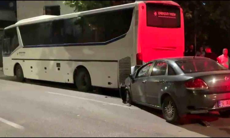 Drunk driver crashed first into a wall and then into a bus: 2 seriously injured - Last Minute