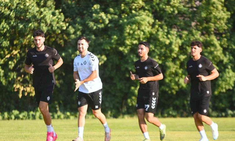 Ayrıntılar Netleşti: Altay'da 17 Oyuncu Yeni Sezon Kadrosunda Yok - Son Dakika