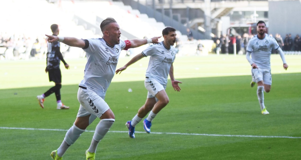 Kritik Açıklama: Altay amatörün kıyısından döndü! 3. Lig'e tutundu - Son Dakika Haberleri | İşte Tüm Ayrıntıla