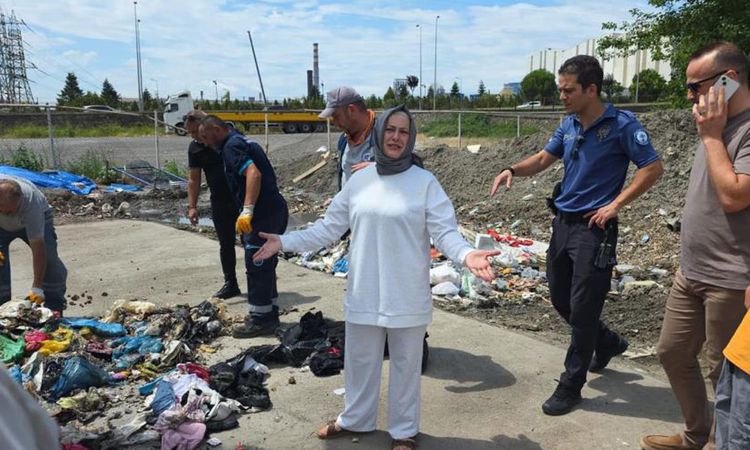 Altın dolu çantasını yol kenarına bırakıp evine çıktı, döndüğünde hayatının şokunu yaşadı - Son Dakika Haberle