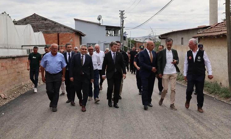 Kritik Açıklama: Amasya Valisi Bakan Merzifon'da Vatandaşlarla Buluştu - Haberleri - Son Dakika Bilgileri
