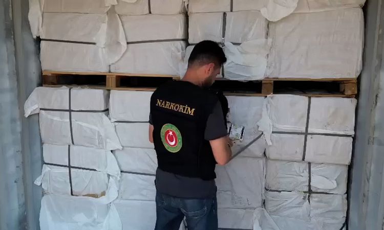 Ambarlı Limanı’nda yaklaşık 3 ton uyuşturucu madde ele geçirildi - Son Dakika Haberleri - Son Dakika Bilgileri