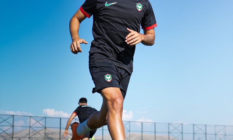 Kritik Açıklama: Amed Sportif Faaliyetler, Burdur'da ikinci etap kamp çalışmalarına resmen start aldı - Haberl