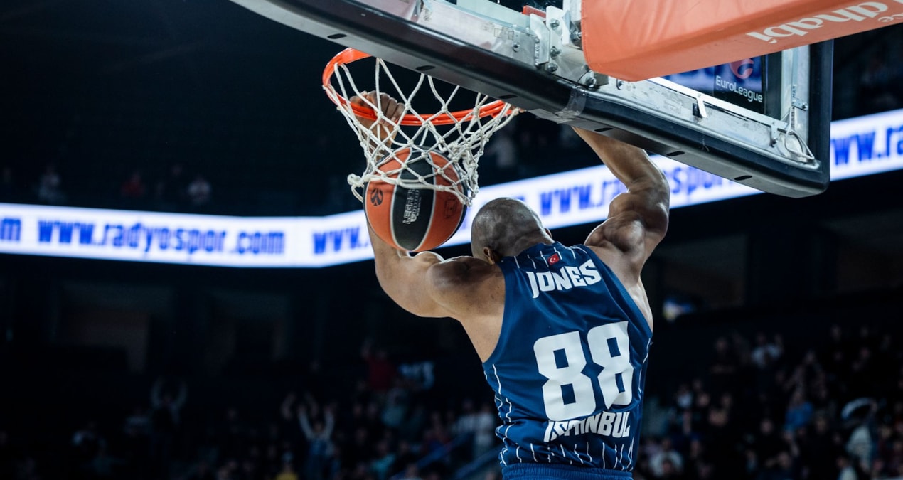 Gündemden Son Bilgiler: Anadolu Efes'te Kai Jones'un sözleşmesi uzatıldı - Son Dakika: Gelişmeler Takip Ediliy