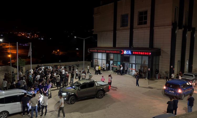 Gündemden Son Bilgiler: Anahtarını Unutan Uzman Çavuş İtfaiye Merdiveninde yaşamını yitirdi - Son Dakika Haber