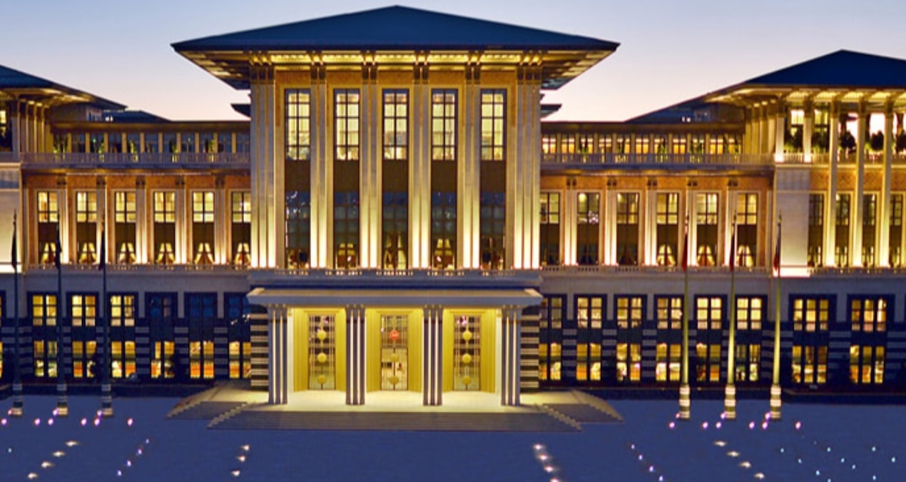 Gündemden Son Bilgiler: Ankara’nın en lüks yeri Sarayda ücretsiz iftar - Son Dakika: Gelişmeler Takip Ediliyor