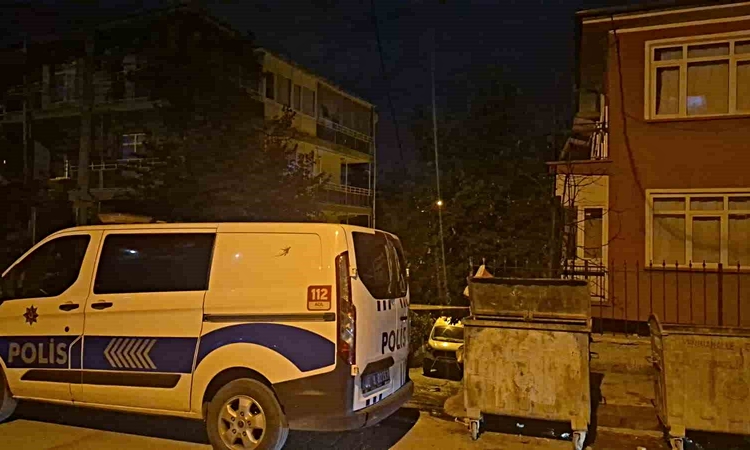 Ankara Yenimahalle'de dairede 3 erkek cesedi bulundu, kurşun ve bıçak yarası saptandı