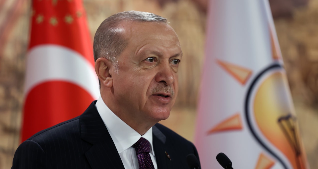 Kritik Açıklama: Bir anketten daha kötü haber: AKP ne yapsa olmuyor - En Son Haber: Gelişmeler Takip Ediliyor
