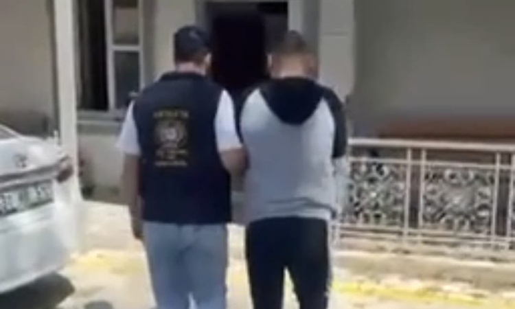 Antakya'da dolandırıcılıktan aranan şahıs 2 yıl 6 ay hapis cezasıyla hakkında tutuklama kararı verildi