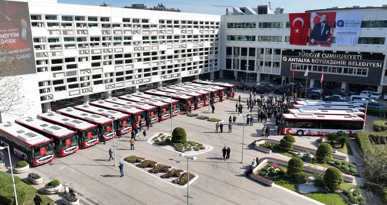 Son Gelişme: Antalya Büyükşehir Belediyesi'nde 'rüşvet' operasyonu: 10 kişi hakkında gözaltı kararı - En Son H