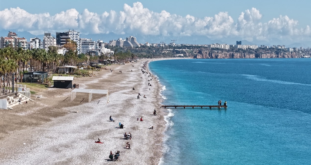 Kritik Açıklama: Antalya'da güneşi gören sahile koştu - Son Dakika Haberleri