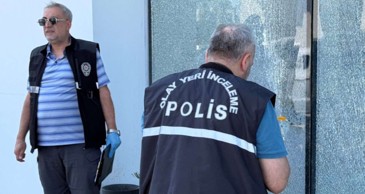 Gündemden Son Bilgiler: Antalya'da oto galeriye silahlı saldırı - En Son Haber: Gelişmeler Takip Ediliyor