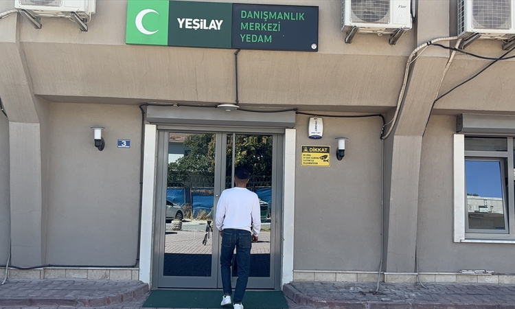 Arkadaşlarının "bir kereden bir şey olmaz" sözüyle başladığı bağımlılıktan Yeşilay sayesinde kurtuldu: Gelişme