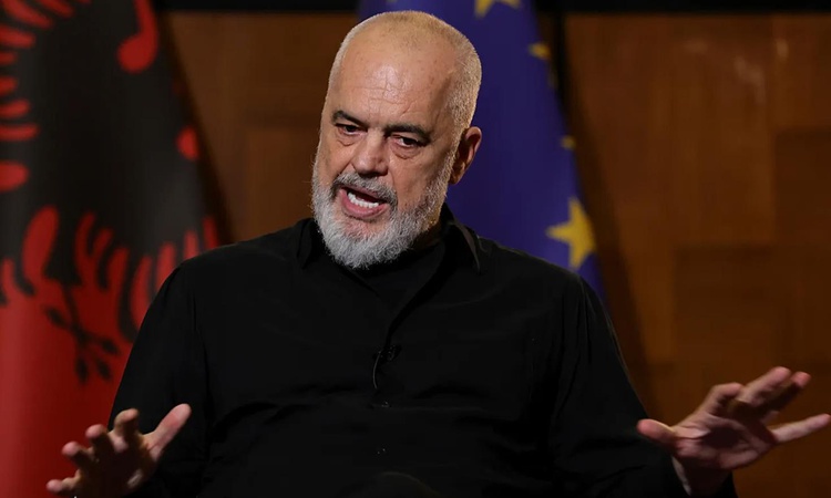 Arnavutluk Başbakanı Rama: Başbakanlığı hedef alan patlayıcı yüklü dron etkisiz hale getirildi ve Merak Edilen