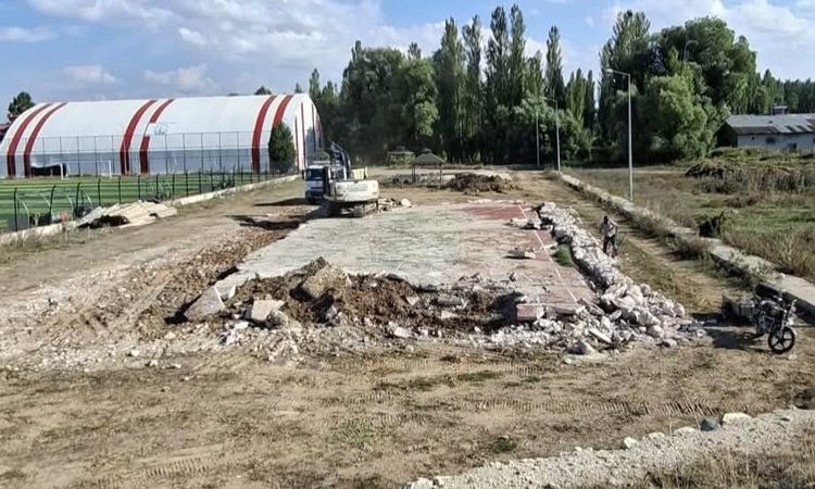 Arpalı’da spor tesisleri yenileniyor - Son Dakika Bilgileri