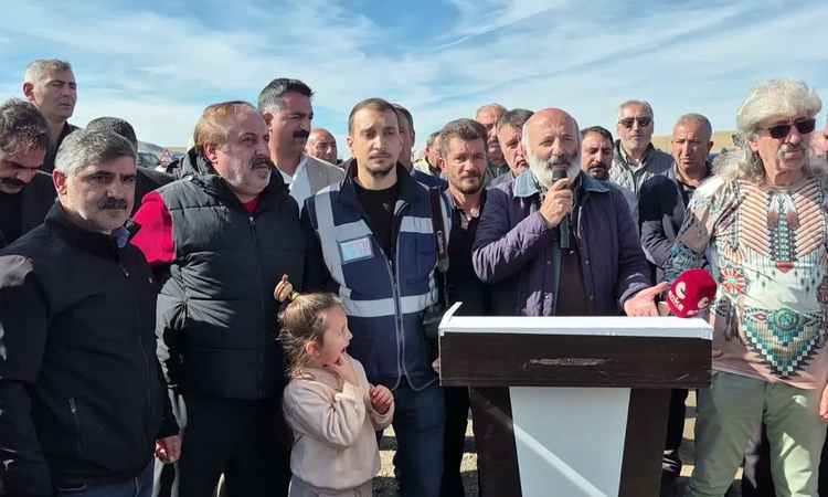 Artvinli ve Ardahanlı gazeteciler Çam Geçidi'nde basın özgürlüğü için açıklama yaptı: Gelişmeler Takip Ediliyo