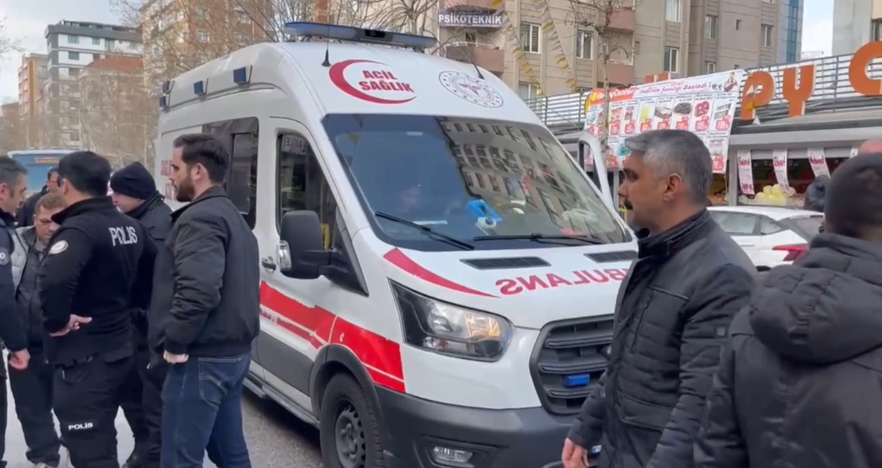 Gündemden Son Bilgiler: Ataşehir’de feci olay: Çöp kamyonunun çarptığı kadın can verdi - Son Dakika: Gelişmele