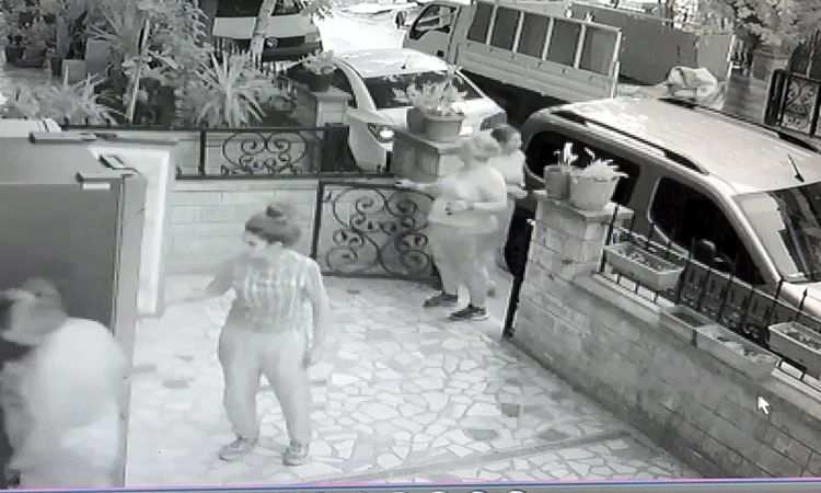 Gündemden Son Bilgiler: Avcılar'da yaklaşık 100 kiloluk buzdolabını çalan 4 kadın kamerada - Son Dakika | İşte