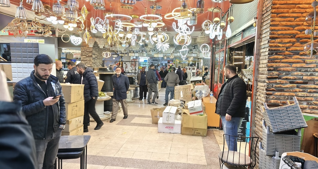 Gündemden Son Bilgiler: Avize dükkanında cinayet: Silahla saldırdı! - Son Dakika Haberleri