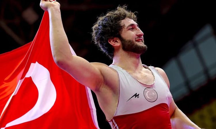 European Champion Salih Yusuf Yazıcı was welcomed with enthusiasm in his hometown Bilecik - News