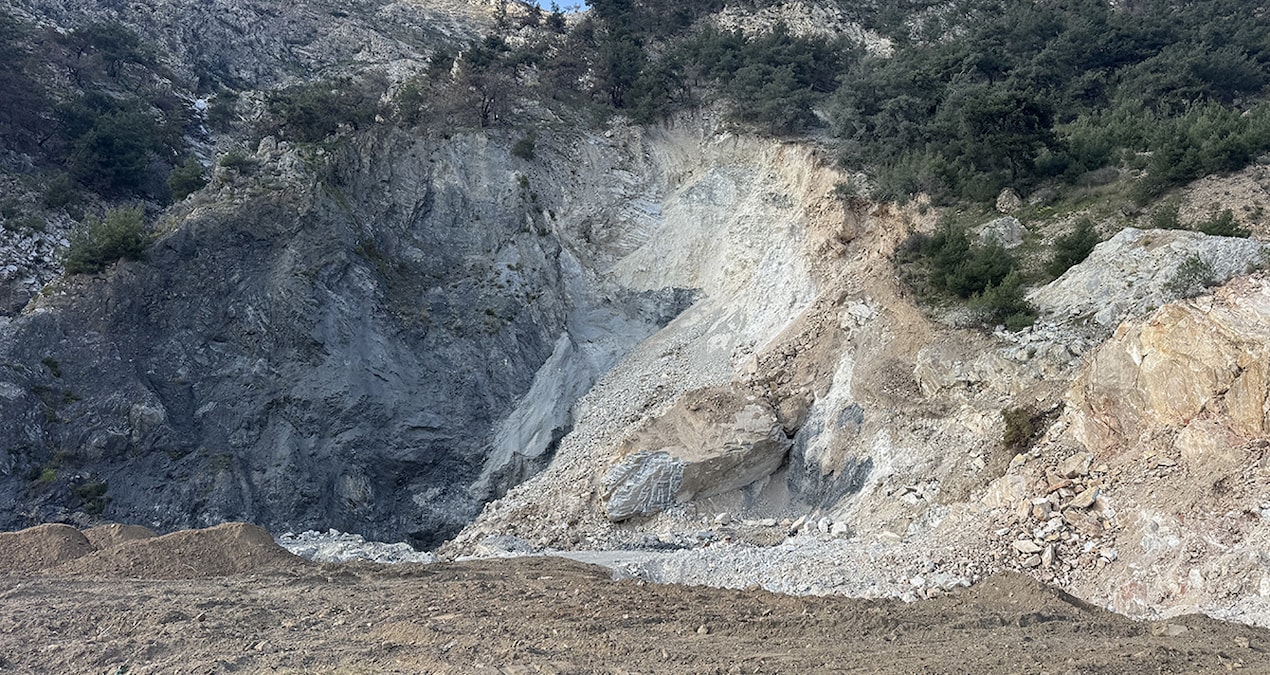 Son Gelişme: Aydın'da toprak kayması an be an kaydedildi - Son Dakika - Son Dakika Bilgileri