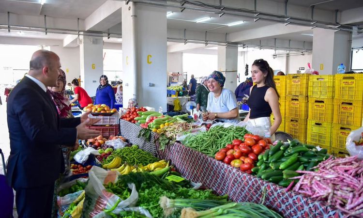 Ayrıntılar Netleşti: Aydın Valisi Buharkent'te Esnaf ve Vatandaşlarla Buluştu - Haberleri: Gelişmeler Takip Ed