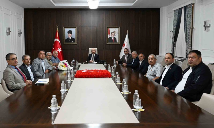 Aydın Valisi Varol, muhtarları makamında kabul edip talepleri dinledi - Son Dakika Bilgileri