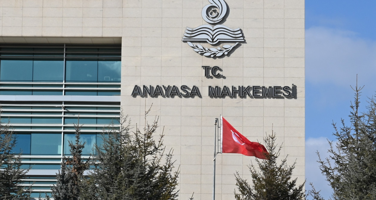 Gündemden Son Bilgiler: AYM'den 11 siyasi parti için karar - Son Dakika Haberleri: Gelişmeler Takip Ediliyor