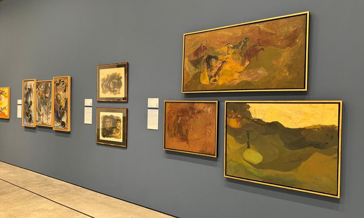 "Aynı Mavinin Altında" sergisi İstanbul Modern'de sanatseverlerle buluştu ve Merak Edilenler