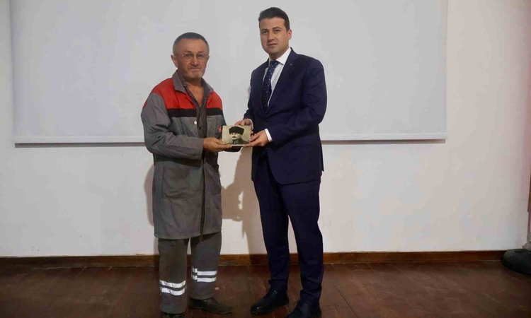 Ayrıntılar Netleşti: 56 yıllık tamirci Çivril’de Yılın Ahisi seçildi - Son Dakika Bilgileri