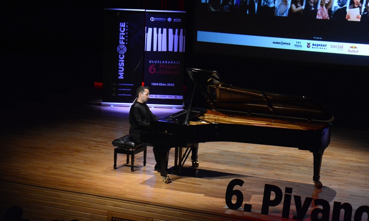 Ayrıntılar Netleşti: 6. Uluslararası Piyano Günleri'nde piyanist Raffaele D'Angelo resital verdi | İşte Tüm Ay