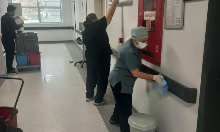 Ayrıntılar Netleşti: ADÜ Hastanesi'nde hematoloji servisi hasta güvenliği için dezenfekte edildi ve Merak Edil