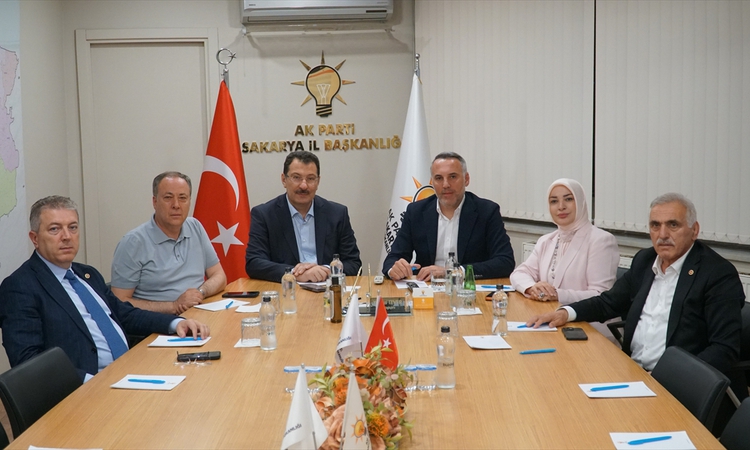 Ayrıntılar Netleşti: AK Parti Sakarya'da "İl Koordinasyon ve İstişare Toplantısı" düzenlendi ve Merak Edilenle