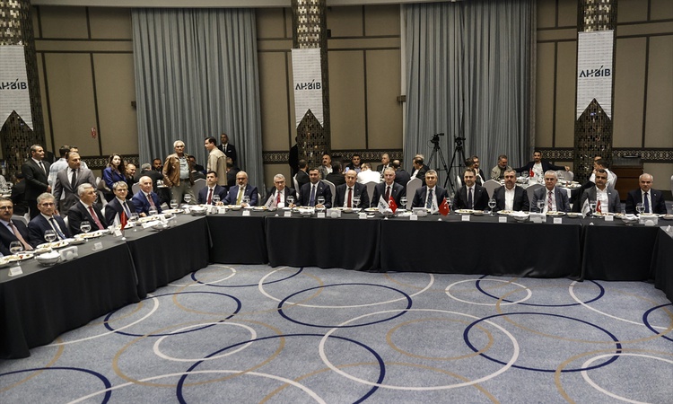 Ayrıntılar Netleşti: Akdeniz'de en fazla hububat ve bakliyat ihracatı yapan firmalar ödüllendirildi: Gelişmele
