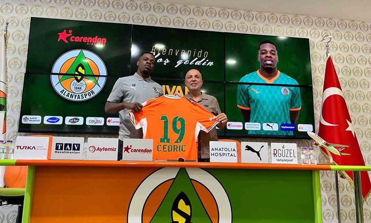 Ayrıntılar Netleşti: Alanyaspor, Ivan Cedric'i 4 yıllığına kadrosuna kattı