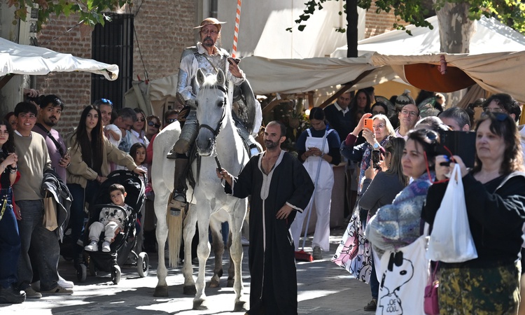 Ayrıntılar Netleşti: Albüm: İspanya'da Cervantes Haftası renkli görüntülere sahne oldu: Gelişmeler Takip Edili