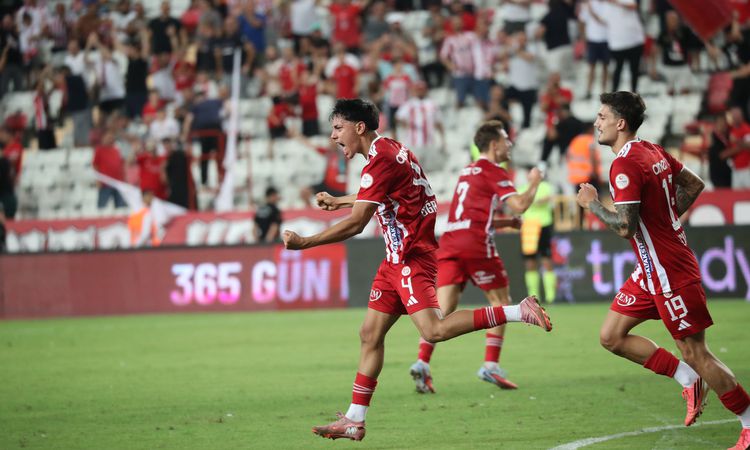 Ayrıntılar Netleşti: Antalyaspor Evinde Sarıyer'e 2-1 Mağlup Oldu | İşte Tüm Ayrıntılar