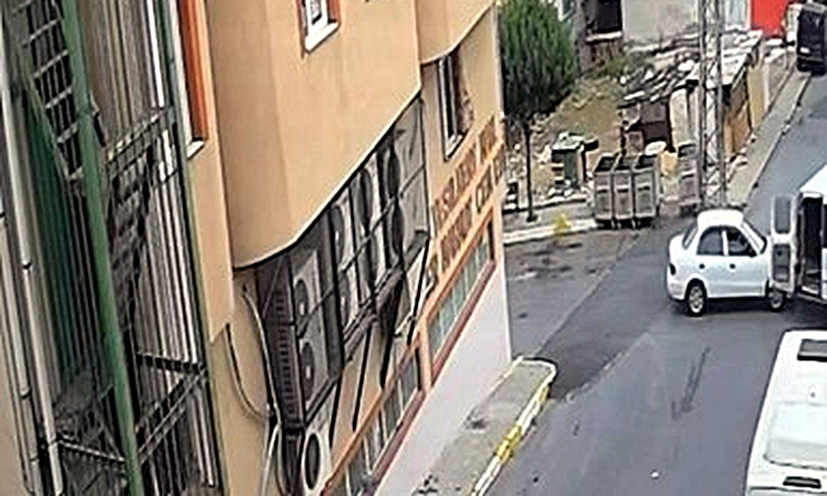 Ayrıntılar Netleşti: Arnavutköy'de polisin 'dur' ihtarına uymayan sürücü Avcılar'da yakalandı; kovalamaca kame