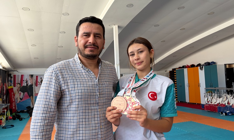 Ayrıntılar Netleşti: Aslı Salım, İtalya'daki 2026 Kick Boks Dünya Şampiyonası'nda bronz madalya kazandı: Geliş