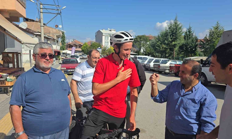 Ayrıntılar Netleşti: Avustralyalı bisiklet gezgini Samsun Vezirköprü'de emekli imamın evinde misafir oldu - So