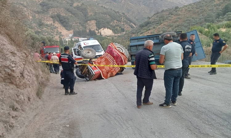Ayrıntılar Netleşti: Aydın'da traktör kazasında 1 kişi öldü, 1 kişi yaralandı: Gelişmeler Takip Ediliyor