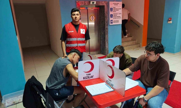 Ayrıntılar Netleşti: Aydın'da yurtta Kızılay iş birliğiyle kan bağışı etkinliği yapıldı: Gelişmeler Takip Edil