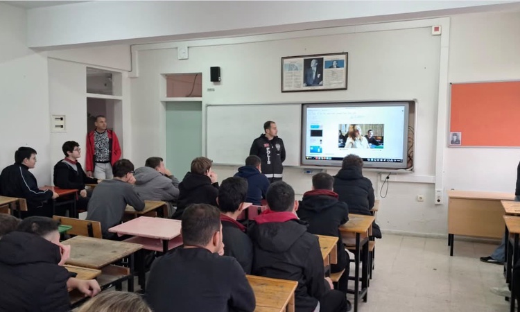 Ayrıntılar Netleşti: Babaeski’de öğrencilere siber zorbalık ve güvenli internet eğitimi - Son Dakika Bilgileri