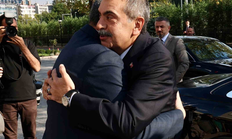 Ayrıntılar Netleşti: Bakan Çiftçi, okullarda 31 bin bahçe görevlisinin ilk kez işe alındığını tüm detaylarıyla