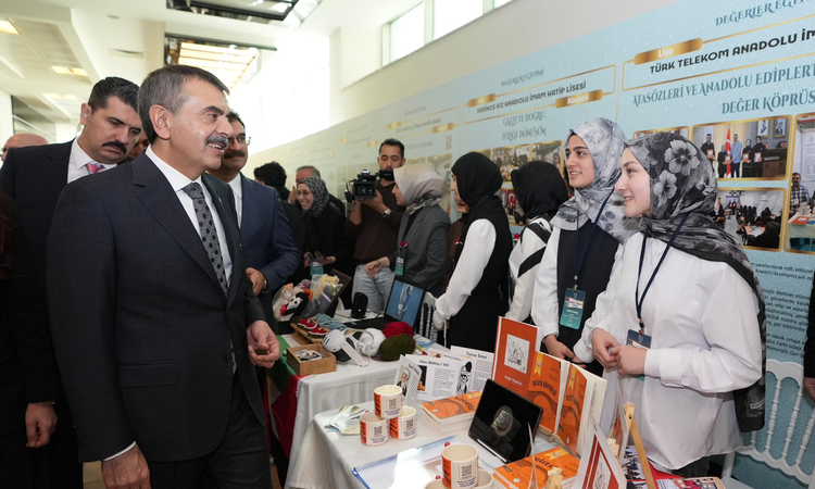 Ayrıntılar Netleşti: Bakan Tekin: "Devletimiz bugün vatandaşına hangi okulda okuyacağını dayatmıyor"