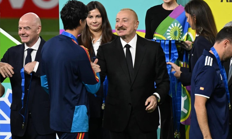 Ayrıntılar Netleşti: Bakü'de ilk FIFA U-15 Dünya Kupası İspanya'nın! Aliyev ödül törenine katıldı ve Merak Edi